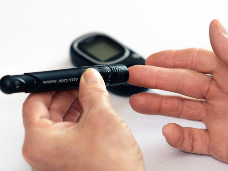 El Hospital de Jaén impulsa un taller para que los jóvenes tomen el control de su diabetes