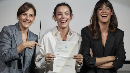 (Foto de ARCHIVO)
(I-D) Las actrices Malena Alterio, Belén Cuesta y Vicky Luengo posan tras el anuncio de las tres películas seleccionadas para optar a representar a España en la próxima edición de los Óscar 2025l, en la Academia de las Artes y las Ciencias Cinematográficas de España, a 4 de septiembre de 2024, en Madrid (España).'Segundo premio', 'Marco', y 'La estrella azul', son las tres películas preseleccionadas que optarán a representar a España en los Óscar en la categoría de mejor película internacional. La película definitiva se anunciará el próximo 18 de septiembre.
Jesús Hellín / Europa Press
04 SEPTIEMBRE 2024;OSCARS;PELICULAS;PREMIOS
04/9/2024